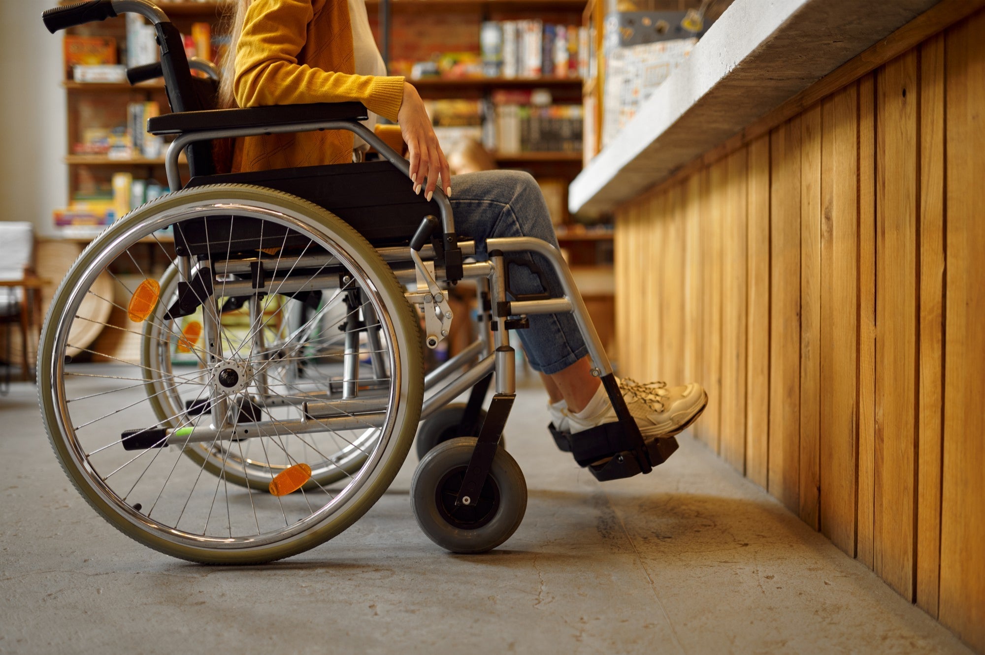 Personne en fauteuil roulant manuel