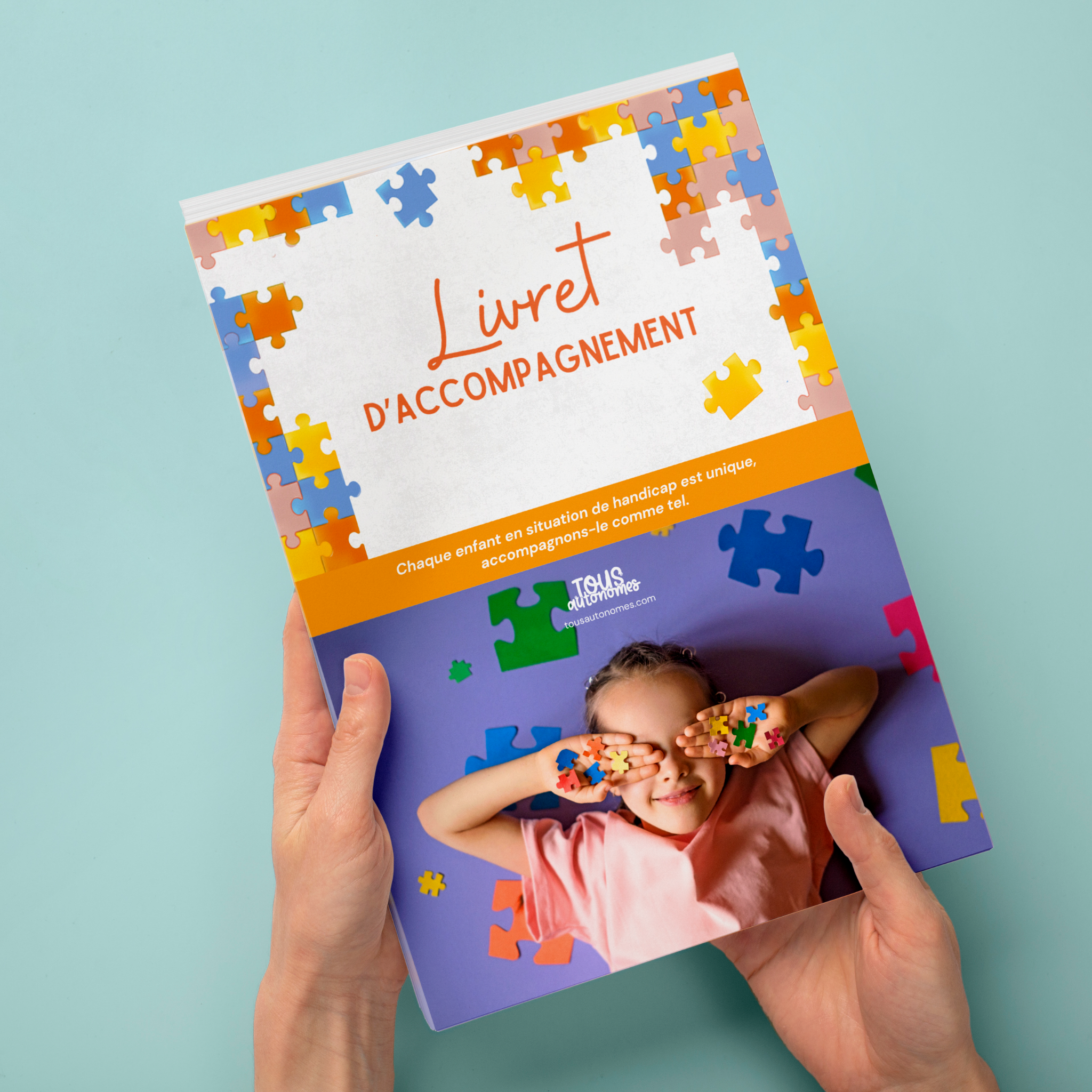 Couverture du livret d'accompagnement enfant handicap tenue en main 