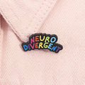Pin's émaillé Neurodivergent aux lettres arc-en-ciel, badge de sensibilisation autisme et TDAH